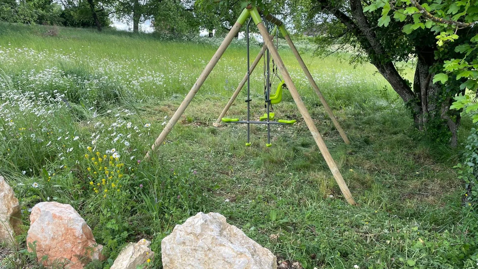 Gite Le Bas Des Poujades Reilhaguet 0*,  Γαλλία